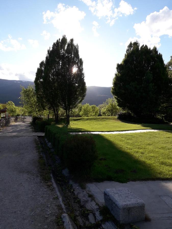 Zaguan Pension Rascafría Buitenkant foto